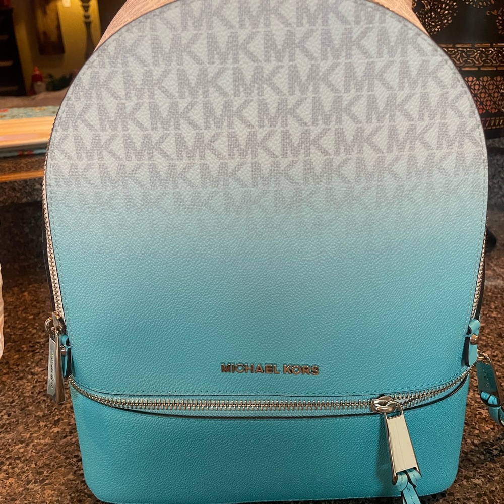NWOT MICHAEL KORS RHEA MEDIUM OMBRÉ LOGO BACKPACK OCEAN BLUE